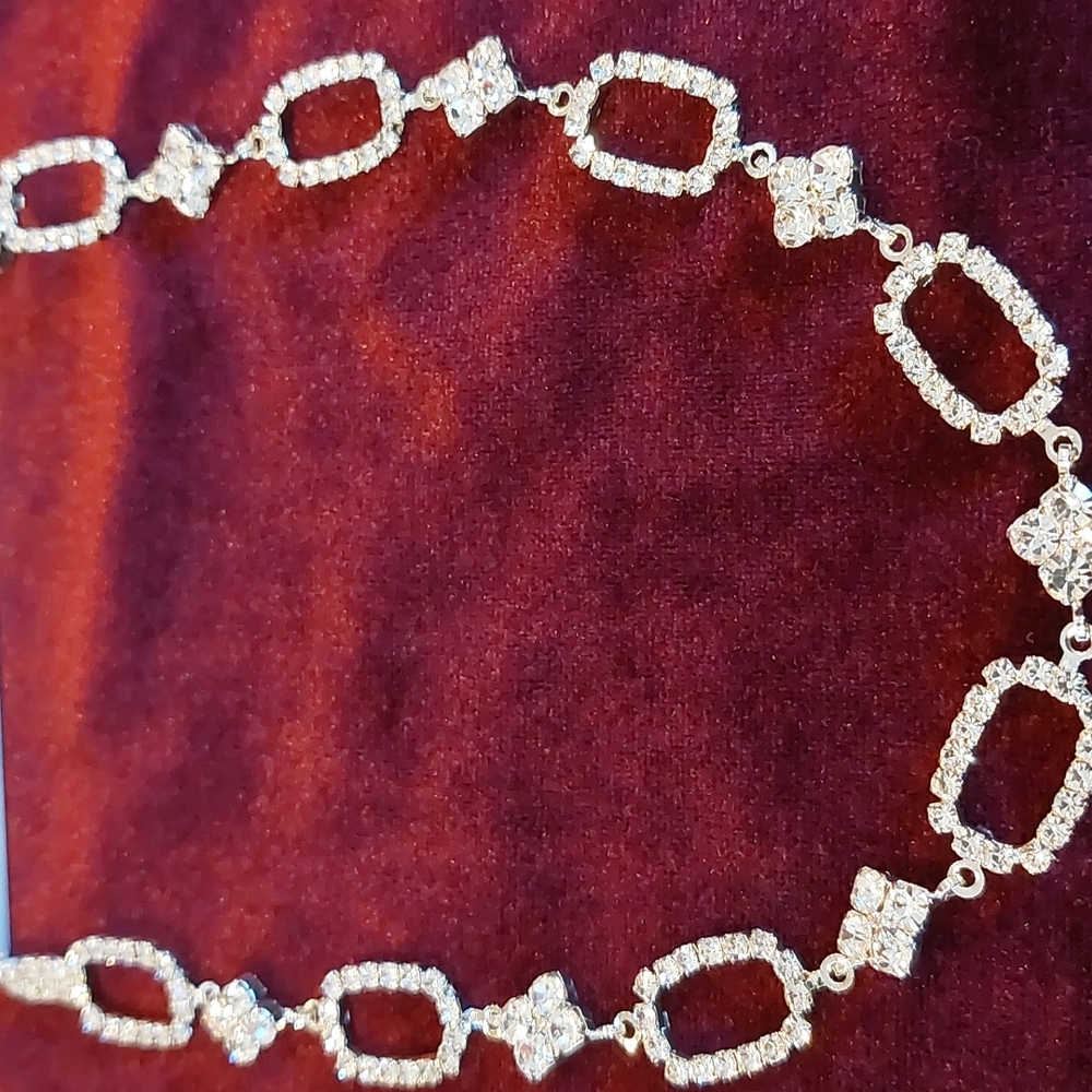 Icing Rhinestone Necklace - Picture 6 of 9